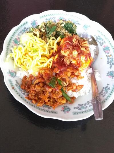Nasi kuning MAMA EKO