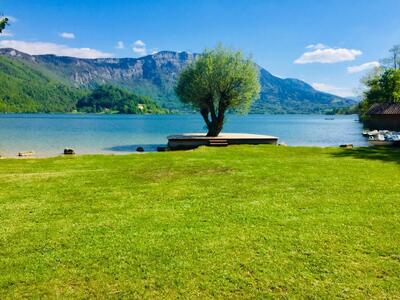 La Crique Aiguebelette - Plage privée - Restaurant - Location de Pédalos