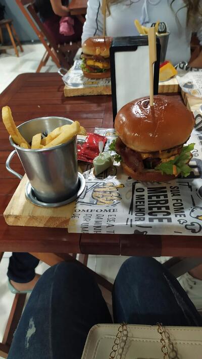 D'GUST BURGUER