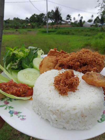 Ayam Lalapan Om Anno