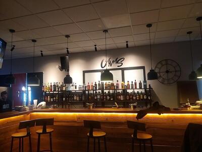 Canas pub