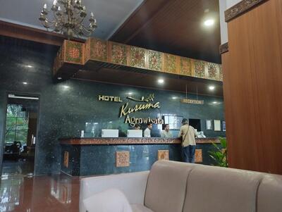 STADIUM bar & lounge. Kusuma Agrowisata Resort & Convention Hall