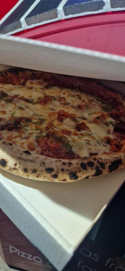 DE STORIG KASCHTE - DISTRIBUTEUR DE PIZZAS