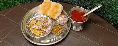 गावरान तडका मिसळ हाऊस