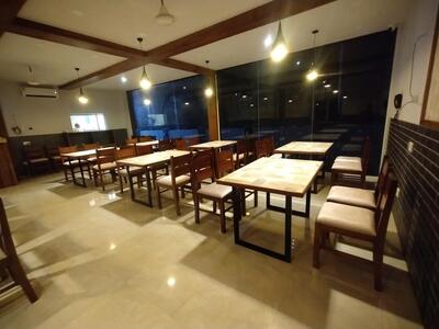 LONDON COURTYARD AC FAMILY RESTAURANT