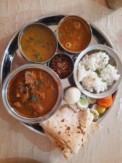 Maanakar Bandhu Khanavala(Hotel)