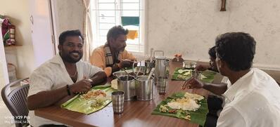 Let'z Eat Multi Cuisine Restaurant