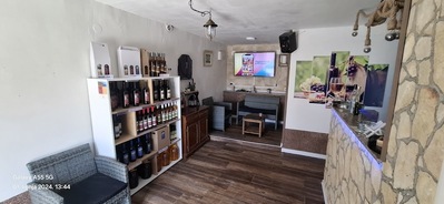 Apartmani i Wine shop Villa Maslina