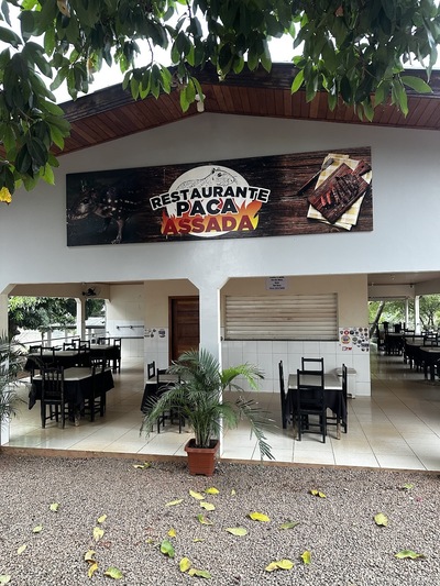 Restaurante Mangueira.(pacaassada)