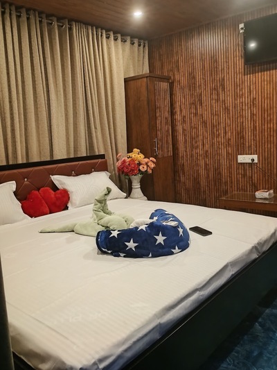 Mundro paradise lake resort