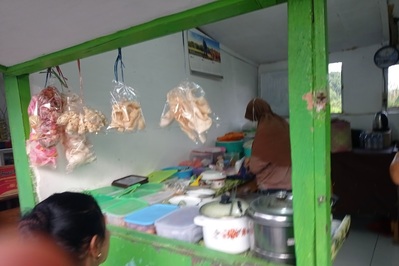 NASI KUNING BU RUS