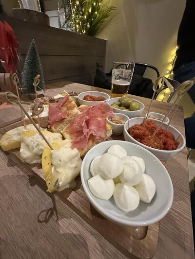 Ari's Bistrò