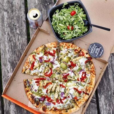 Anusha,s Pizza Deluxe & srilankandreamtours