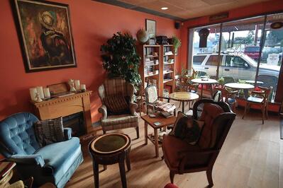 Nic's Cafe and Book Nook