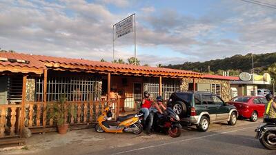 Aguja Azul Seafood Rest. & Bar