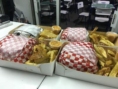 Pizzeria/Hamburguesas Corleone