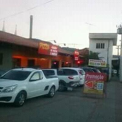 Pizza + Restaurante foto