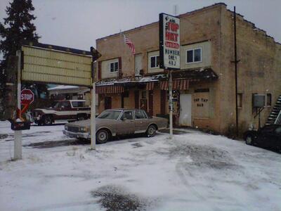 Top Hat Bar