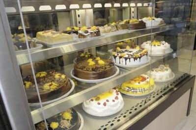 Confeitaria, sorveteria e pizzaria Milao