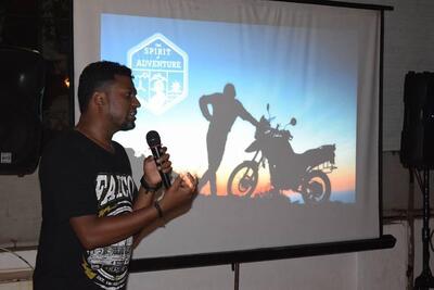 Banana Republic Cavala photo