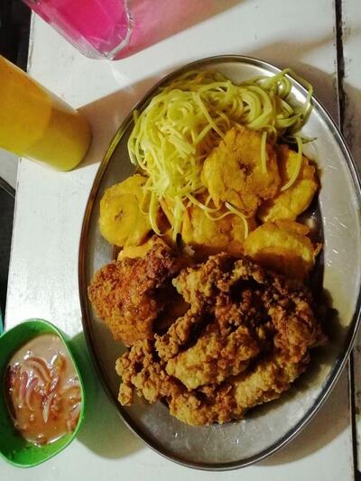 Bar "donde las papas queman"