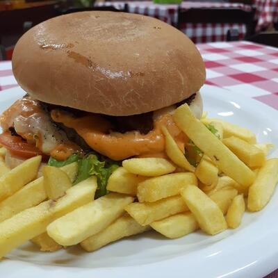 Julios pizzaria 991519239