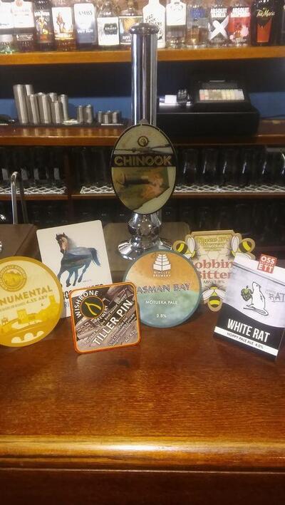 Bar 13 Settle