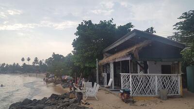 Fullmoon BluBar Unawatuna
