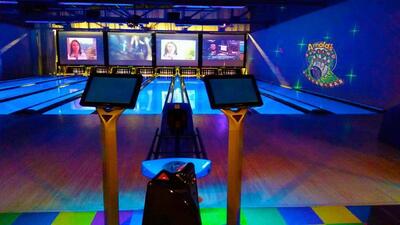 Arnold's Bowling Bistro & Bar