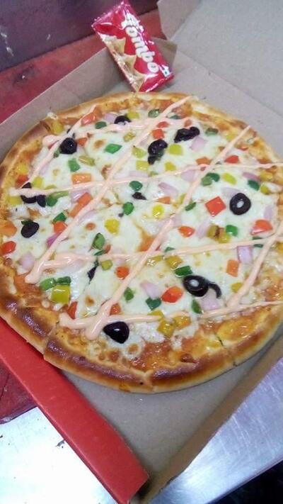 Laziz Pizza sangamner