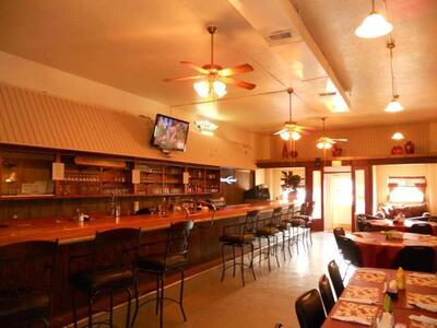 The Junction Cafe and Lounge
