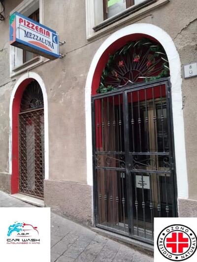 Pizzeria mezzaluna
