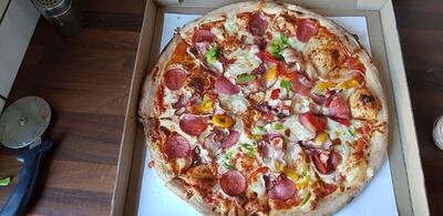 Pizza Z Pieca Opalanego Drewnem Puck