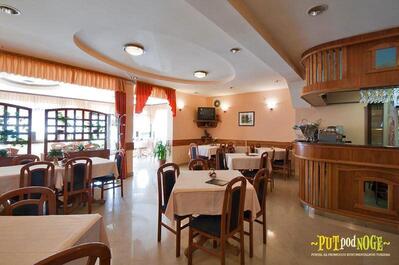 Restoran Zlatni lampaš (putpodnoge.hr)