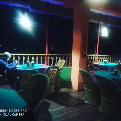 Himalayan Organics juice bar cafe & (non stop hostel stay)