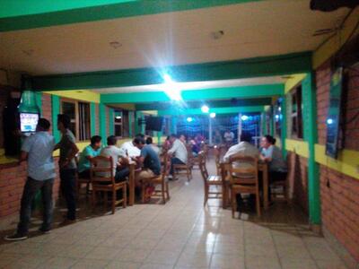 CARUZ SPORT BAR.