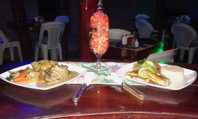 Bar y restaurante la perla de guasacate