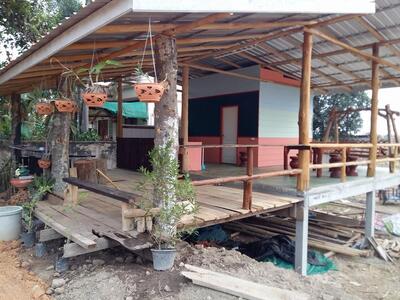 กิ๋นเส้น at ท่าวิเศษ