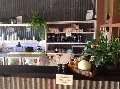 Shakers Cafe & Juice Bar