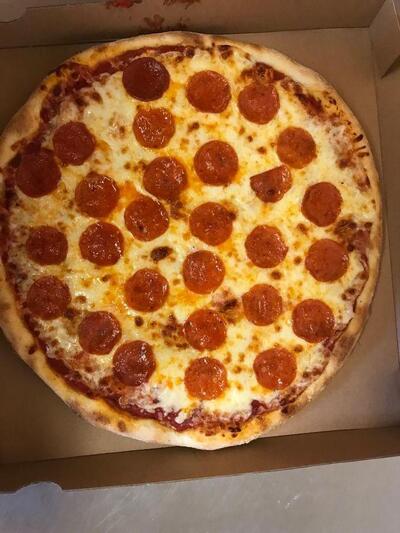 Efra's Pizza and Sports Bar