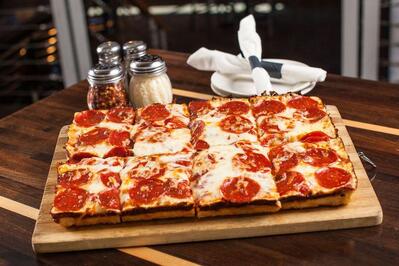 Peppinos Pizza