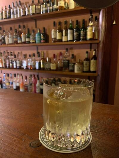 FOUR LEAF CLOVER-saloon