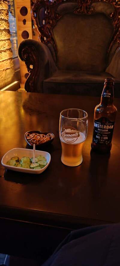 Saki Cafe & Pub
