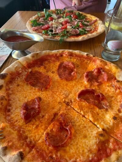 LIKE Bisztró és Pizzéria