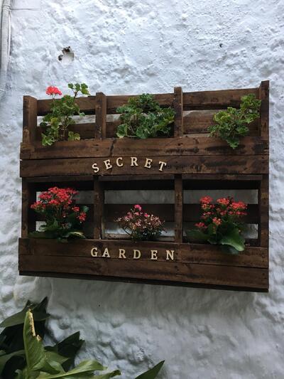 Aroma Café & Secret Garden