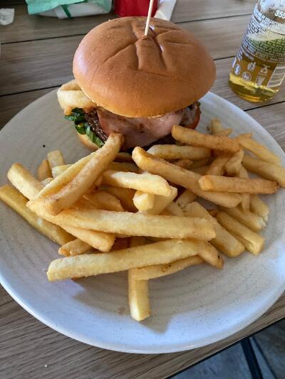 Bateau Bay Hotel