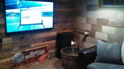 Larah's Rustic Tavern
