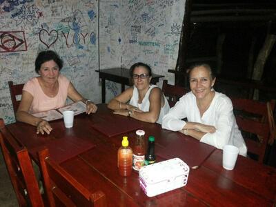 Yolanda's Café