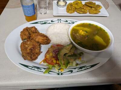 Restaurante RH comida latina