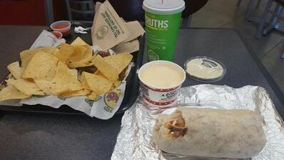 Moe's